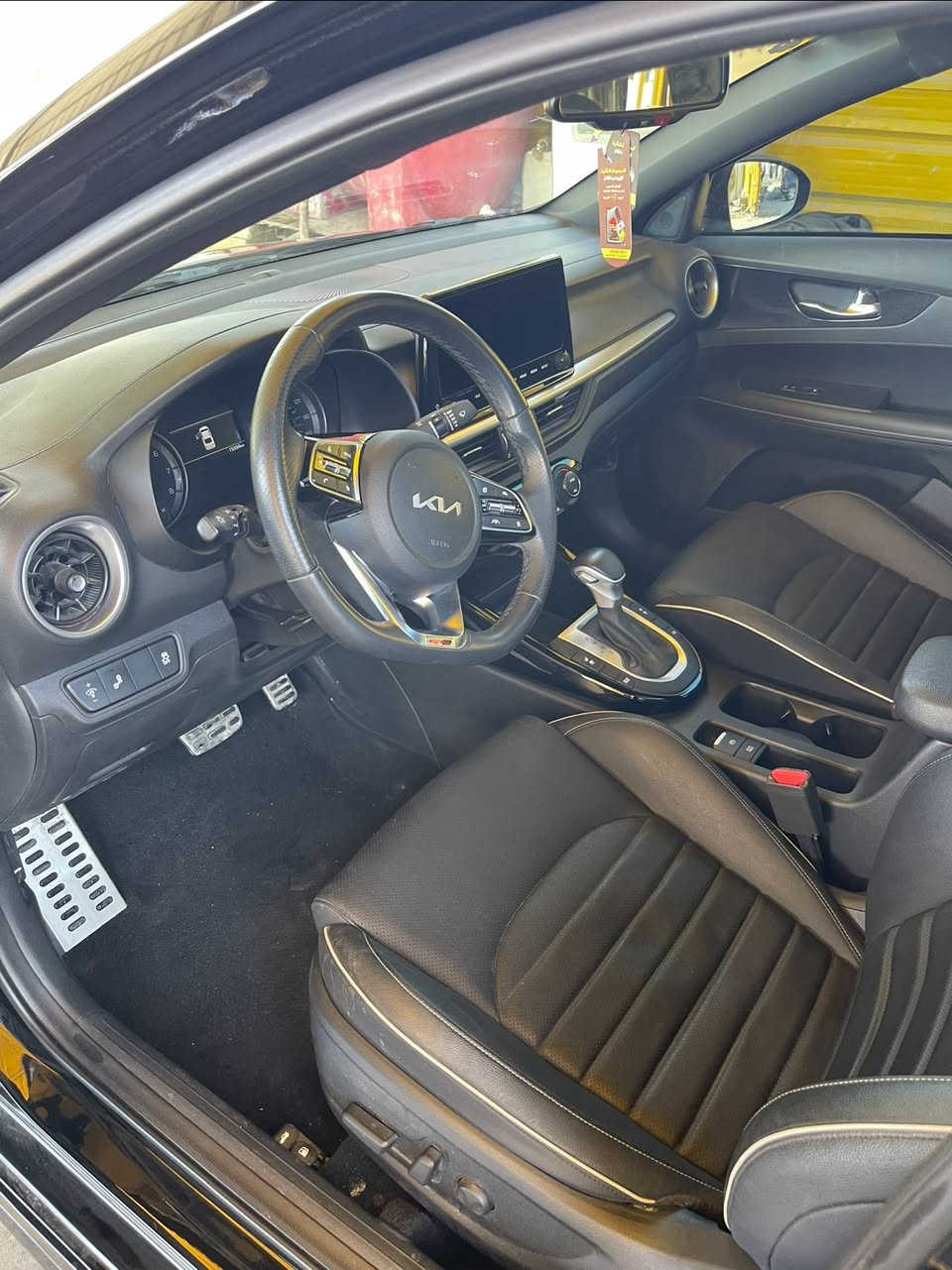 السلام عليكم
كيا فورتي GT LINE 2024

رقم بغداد  أعلى فئة بال GT Line

المواصفات

فتحة سقف

سستم سماعات harmn kardon 

شحن وايرليس

تشغيل عن بعد

تحكمات ستيرن 

تحديد مسار

رادار جانبي 

بصمة تشغيل مع بصمة ابواب 

كشنات جلد مع بصمة GT lineمع كشن السائق كهرباء +تبريد وتدفىة

قطعتين تبريد

لايت لد 

بك لايت لد 

توقف ذاتي

اضواء ترحيب عند الاقتراب

ستيرن رياضي حرف (D)

 ثلاث وضعيات قيادة Mode Drive (نورمل + سمارت + سبورت)

شاشة كبيرة  8 انج + GPS+ بوصله + كامره خلفية دواره 

محرك 2000 دوش المرغوب 

ماشيه 12 الف 

الضرر  موضح بالمنشور بجم كبس 

عنوان المثنى. السعر 165 بيها مجال للشراي
***********
