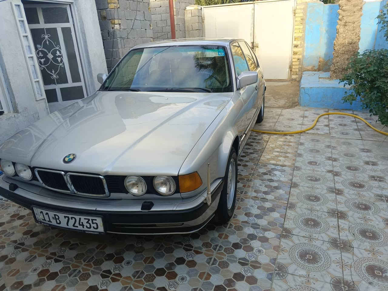 السلام عليكم سياره بي ام للبيع موديل 92 سياره جاهزه مكينه وكير وحداديه جدد رقم جديدد سياره بلاديه كهربائيات شركه تبريد شغال فتح سقفيه كشنات جلد سعر السياره 58 ورقه وبيها مجال مكان السياره ديوانيه برقم الهاتف***********
