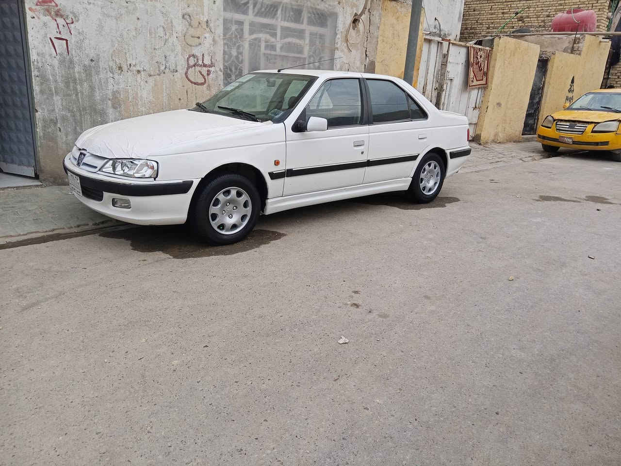 سلام عليكم
لبيع بيجو بارص موديل 15 رقم قادسيه 
مصفره غرامات وجاهزه والمالك جيراني
سياره كفاله عامه من ضربه وتبديل وصبغ 
كير ومكينه ع شرط جدد تخم تاير جديد حداديه جديده
مشط جديد كلج جديد كربائيات كله شغاله جاهزه من كلشي غرفتها ع شركه جديده ما متعوبه مال جناي
السعر 49 وبيها مجال لطيبين 
مكاني الديوانيه ***********
