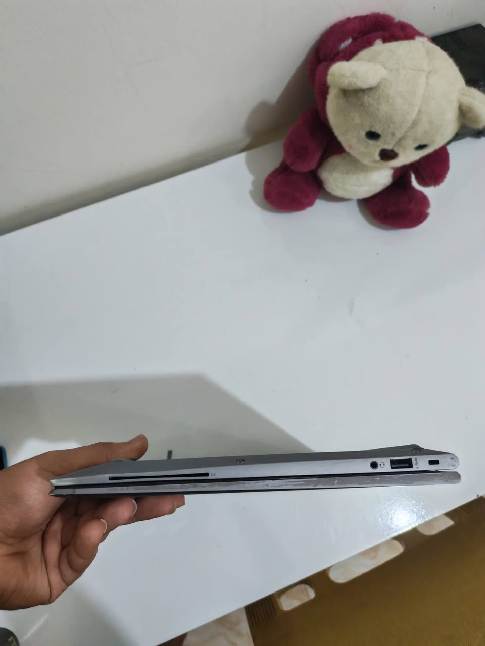 مرحباً
لابتوب hp Z Book

ملاحضه 🔴🔴 الجهاز بي مشكله متحرك الهارد مالته من مكانه يشتغل مابيه شي بس من تلزمه من جهت الهارد يطفئ قيم بلي يرضى الله وبلعافيه عليك ولله ماخذه بسعر غالي 

*********** مكاني بغداد العامريه

اللابتوب المفضل لتصميم و الهندسة و الرندرة و الالعاب 

1- رقم الموديل hp z book firefly 15 g7 workstation 

2- المعالج core i 7 v pro turbo boost 

3- من الجيل العاشر 10 

4- كرت شاشة خارجي نوع Graphics NVIDIA 4 gb ddr5

5- رام نوع ddr4 حجم (32gb) قابل لتطوير

6- هارد نوع ssd nvem samsung 512 قابل لتطوير 

7- شاشة نوع ips 

8- حجم الشاشة 15.6 

9- سوبر سلم 

10- فول كيبورد مع الكيبورد الانارة و اللغة العربي و E

11- بصمة اصبع مع كامرة امامية 

12- يدعم دبل منفذ تايبسي مع دبل منفذ USB مع منفذ السيمكارت و منفذ hdmi و منفذ الاواكس

13- سستم صوت ستريو بنقاوة عالية 

14- باتري نوع سيليكون يدوم 4 ساعات 

16- الملحقات شاحن جنطة موس hp وايرليس و كارتون
