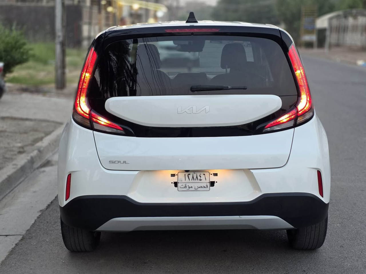 السلام عليكم 
كيا صول ٢٠٢٣ للبيع فقط 
موصفات lx اعتياديه
السياره بدون صبغ حادث امريكا جاملغ عكس السايق وراجع بارد 
بدون ايرباك 
دخول جديد رقم فحص 
مكان السياره بغداد جامع النداء 
السعر ١٥٨ وبيها مجال 
*********** بغداد, العراق
