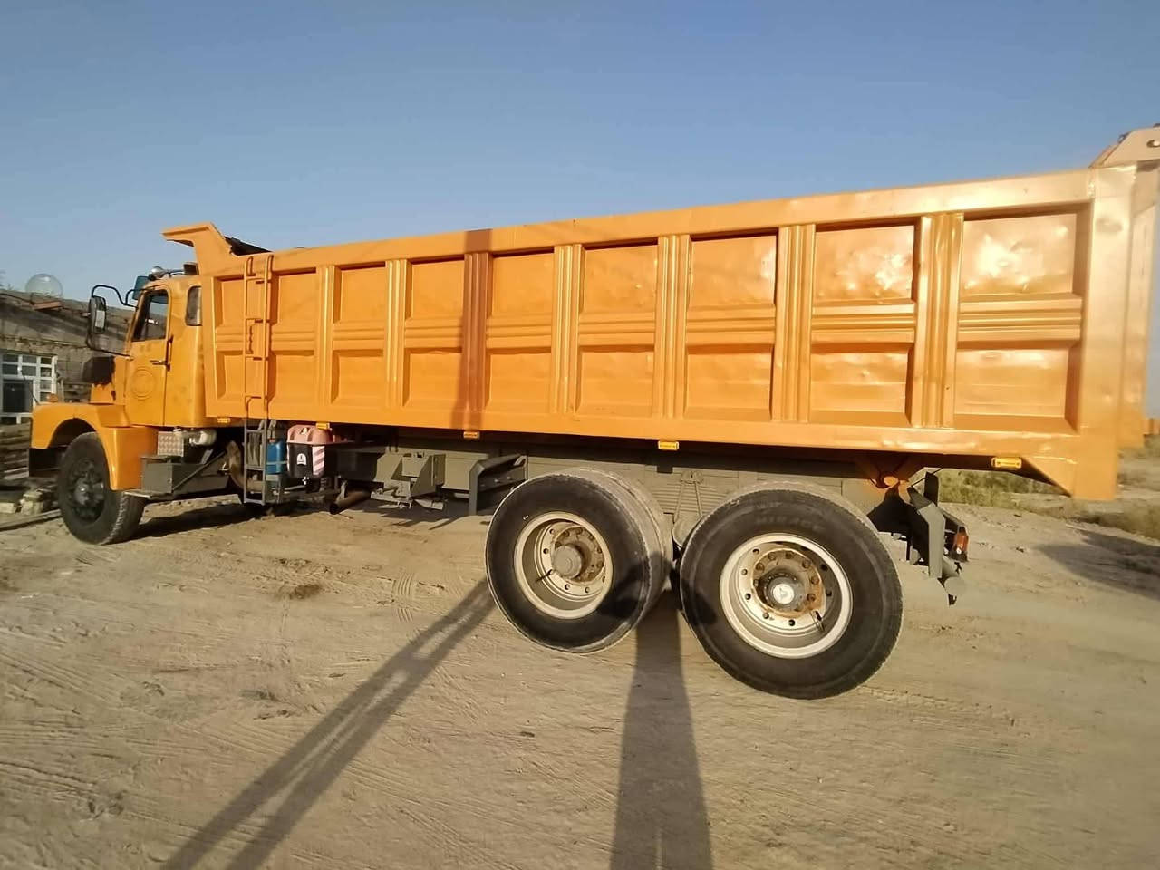 فالفو موديل 82
معمر جديد سياره كامله 
اي نقص مابيه كبل للشغل 
لاتصال ***********
