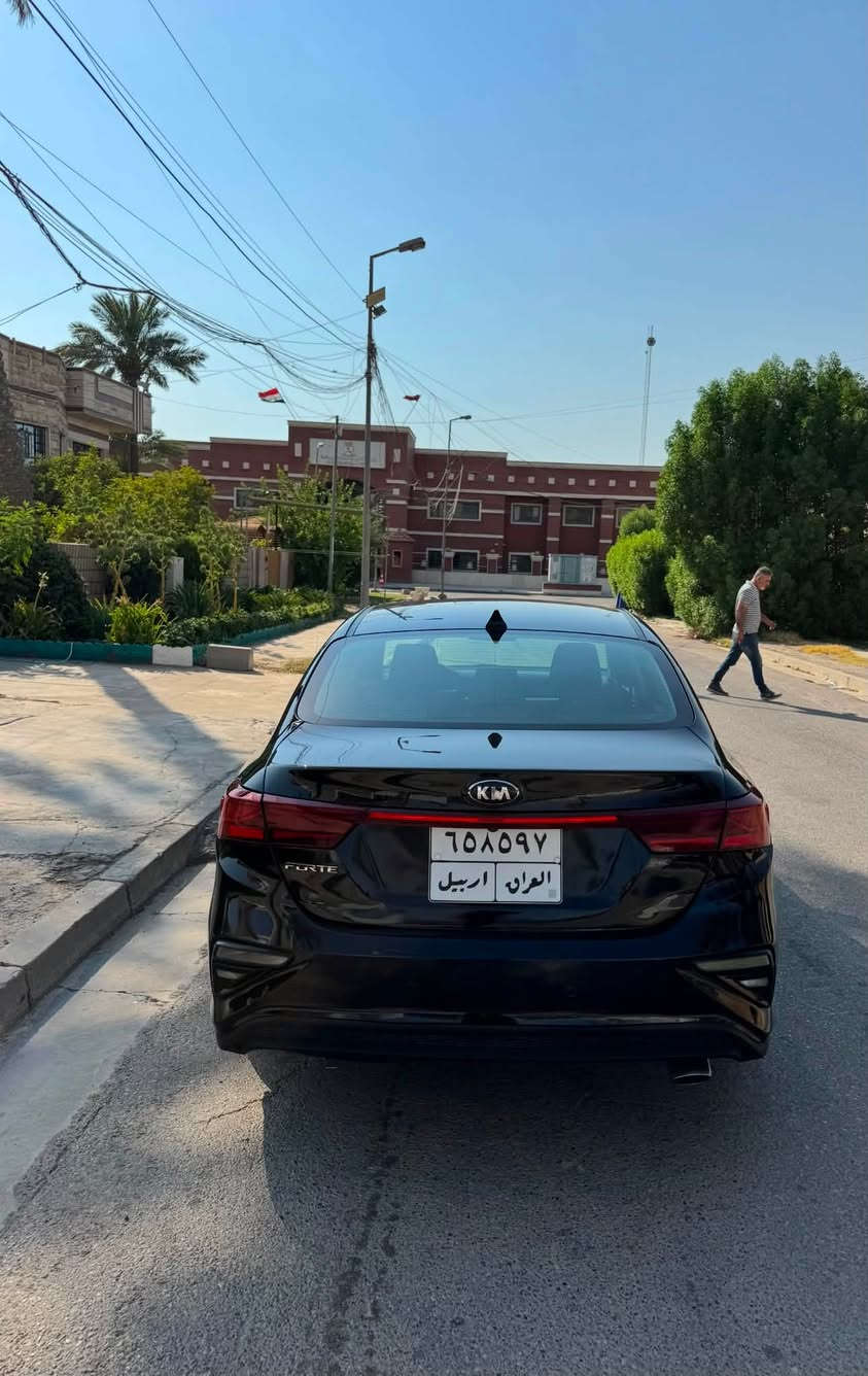 السلام عليكم 
للبيع فقط 
فورتي اسود 
موديل 2019 
المواصفات 
محرك 2000كفاله
تحديد مسار 
رادار كأمره دوار 
وصور الحادث ناشرها 
حادثها صبغ يم الرقم الخلفي فقط
السعر 117$قفل 
العنوان زيونه 
موبايل ***********
