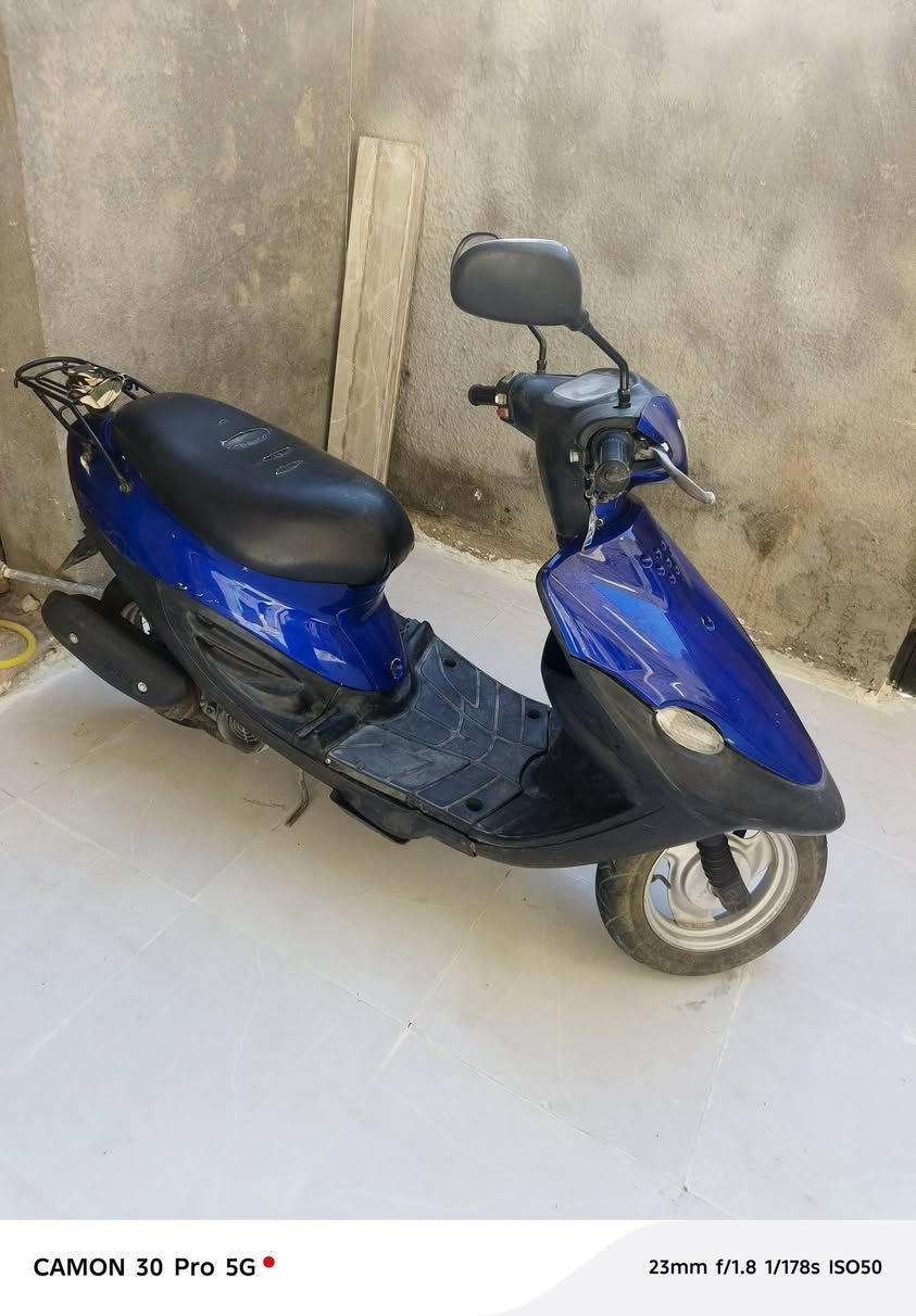 دراجه بيجي نظيفه ما عوزها شي مكان ناصريه حي اور السعر 350
***********
