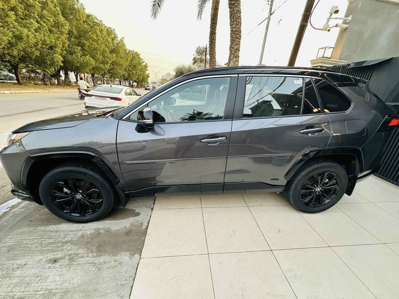 السلام عليكم
راف فور XSE اعلى فئه خمس كامرات بنوراما سستم JBL جلد كرسي كهرباء ماشيه 5 الاف صبغ فقط حافه الباب السكن 
جاملغ مبدل بلادي نفس لون مع تعديل بخشم الشاصي ايرباك دركه وبرده  وبيها لايت اصلي مو تجاري رقم بغداد بأسمي السعر 270 مجال بسيط
مكان السياره المنصور ***********
