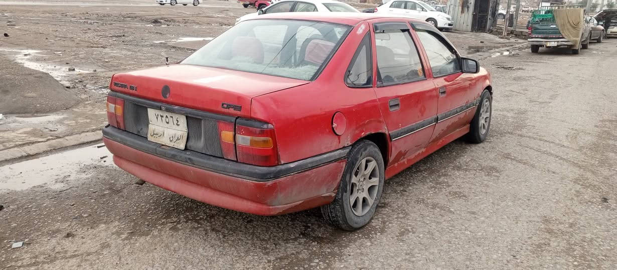 فيترا مؤديل 90مةكينة 18كيرو مةكينة بةشةرت سةنةوي بةسةر جوة تةحويل بةشةرت يةك وةرةقةش غةرامةي لةسةرة پاش معامةلة وةري بگرةوة سعر 35قغل قفل بي معامةلة ***********دارةتو أربيل, العراق
