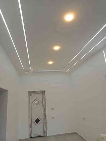 السلام عليكم 
جزء من عملي 
صباغ داخل خارج متفرق شغل درجة أولى بشرط تسليم مهندس اسعار مناسب جداً ***********
