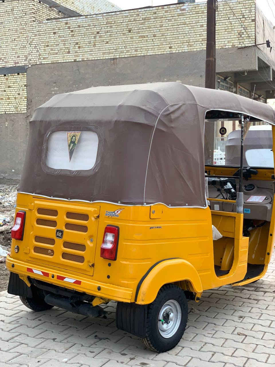 السلام عليكم شباب تكتك للبيع موديل 2019التكتك معمره تعمير عام التكتك كامله ع ايدي ***********
