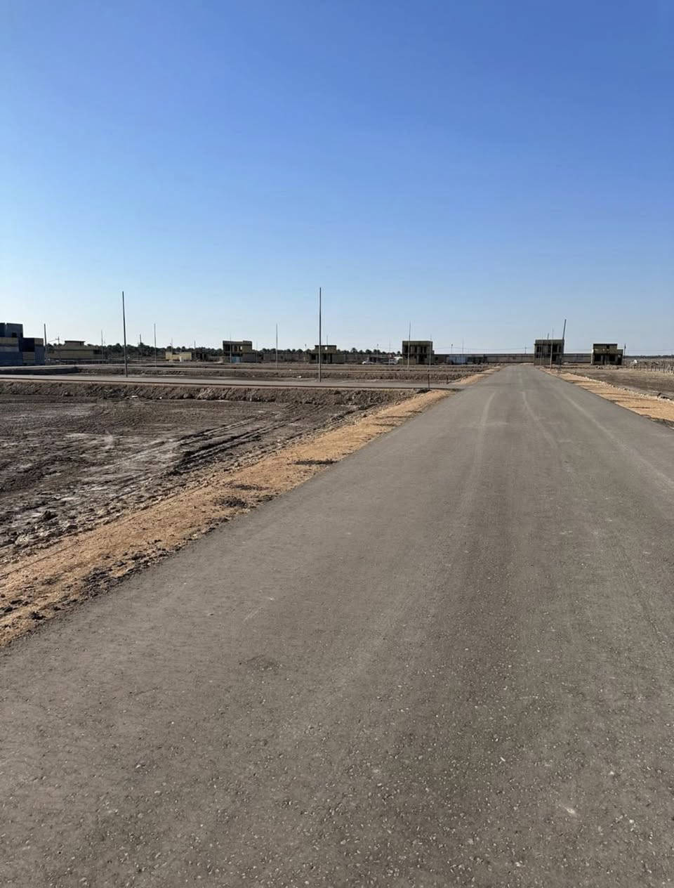 تخفيضات على قطع الأراضي في الوردية
قطع أراضي (طابو زراعي 25) بموقع مميز.

• المساحة: تقسيم 200 متر 
• الشوارع: عريضة تريحك بالحركة.
• الخدمات: كاملة (ماء، كهرباء، تبليط) يعني تبني وتكعد.
📍 العنوان: وردية خارج - مقابل مجمع الاتحاد (مجمع أبو سجاد).
📢 سارع بالحجز لأن السعر صار أنسب من قبل!
للاستفسار وتفاصيل السعر الجديد:
📞 رقم الهاتف: *********** (متوفر واتساب)
