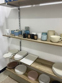 رفوف MDF الطول244 والعرض 30cm عدد 12 رف و9 مساطر سعر 150  07811232424 ...