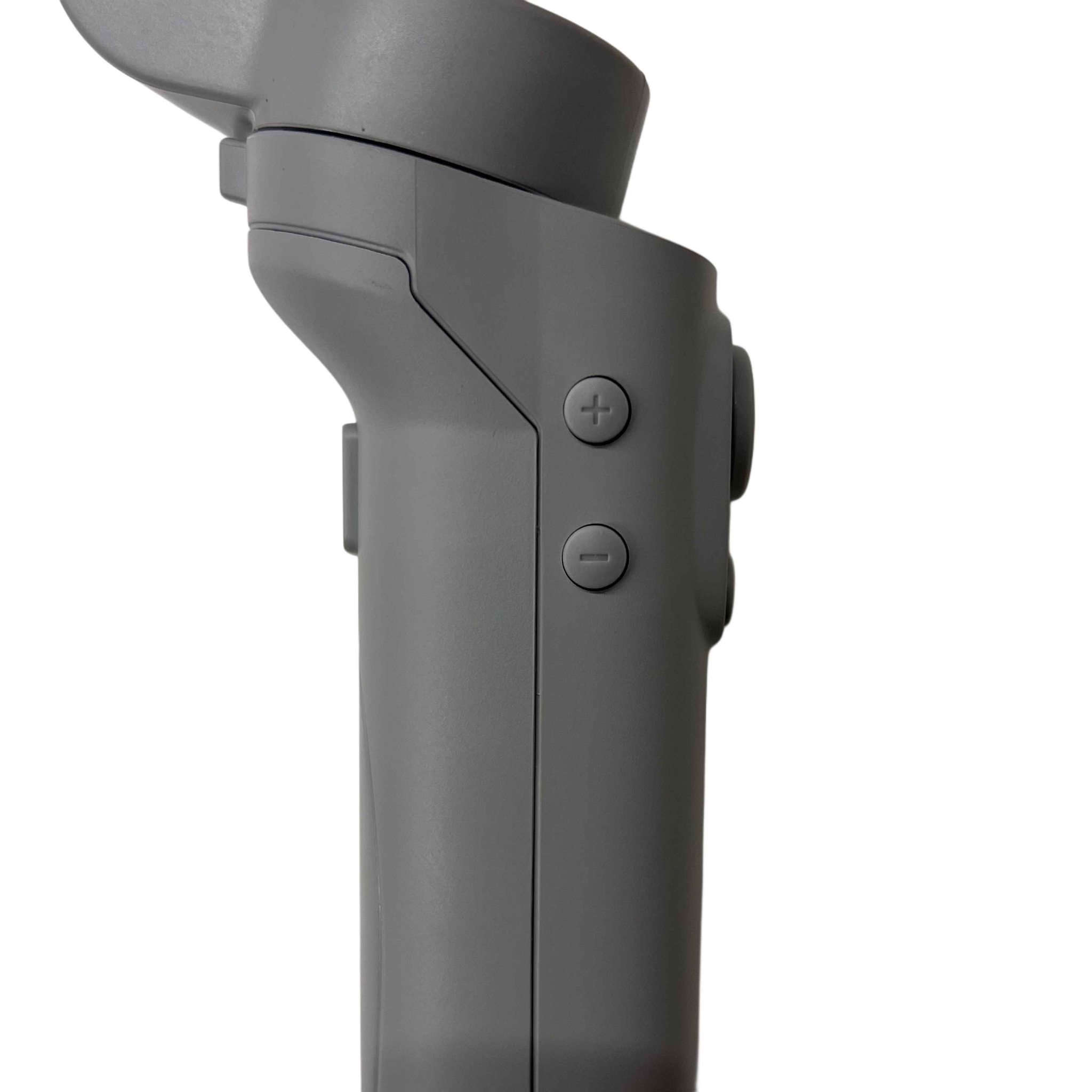 جيمبال موبايل F5 ثلاثي المحاور القابل للطي

• جيمبال موبايل ثلاثي المحاور (3-Axis) قابل للطي يمنحك تصوير أكثر ثباتًا وسهولة في الاستخدام.

• تصميم قابل للطي لسهولة الحمل والتخزين بدون أخذ مساحة كبيرة

• يدعم تتبع الوجه (Face Tracking) لتصوير تلقائي أثناء الحركة

• يحتوي على ميزة التقريب (Zoom Function) للتحكم بسهولة أثناء التصوير

• يدعم تصوير تايم لابس (Time Lapse) لالتقاط لقطات احترافية

• يعمل عبر تطبيق مخصص “Gimbal Play” من Google Play و App Store

• الموديل: F5
• نوع التثبيت: 3 محاور (3-Axis)
• زاوية الدوران (Roll): ‎-115° / 215°
• زاوية الإمالة (Pitch): ‎-55° / 55°
• زاوية الدوران الأفقي (Pan): ‎-165° / 165°
• وقت الشحن: 3 ساعات
• جهد الإدخال: 5V / 1A
• جهد التشغيل: 3.4V – 4.2V
• تيار التشغيل: 150mA – 3000mA
• وقت التشغيل: حتى 7 ساعات

• دعم حجم الهاتف:
 • العرض: 55 – 86 مم
 • السماكة: ≤ 12 مم بغداد, العراق


**إذا كنت صاحب هذا الإعلان وتريد حذفه لأي سبب، رجاءا أرسل رسالة إلى الدعم الفني**