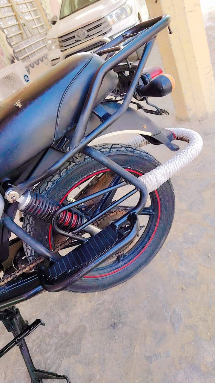 يا الله السلام عليكم دايون نفخ للبيع موديل 20 وراق أصولي
مكفوله كفالة عامه كهربائيات سلف كله شغال السعر 1100 
وبيه مجال اتصل ***********
