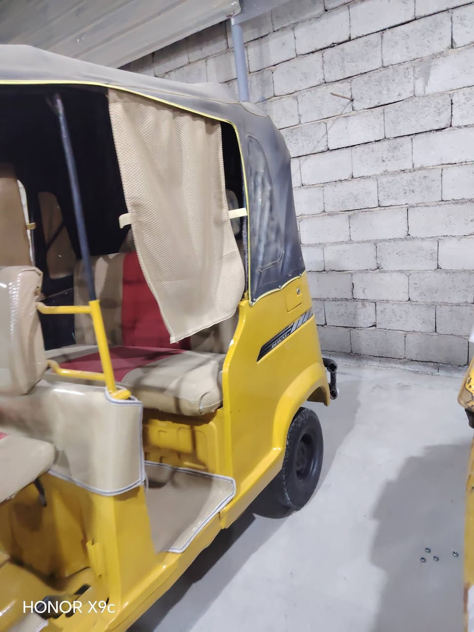 تكتك تي في اس للبيع
موديل  19

اوارق كامله تكتك مصبوغه عام للجماليه فقط

التكتك كامله مكمله كبل للشارع

ضفيره جديده 💫💥

تجفيت جديد 💫💥

نكره سلف💫💥

تخم تاير جديد 💫💥

دوشمه جديده ارضيات 💫💥

السعر 3250 وببها مجال للطيبين 

العنوان ديالئ قرب مطعم سامان

***********5 مجتبئ 💬
