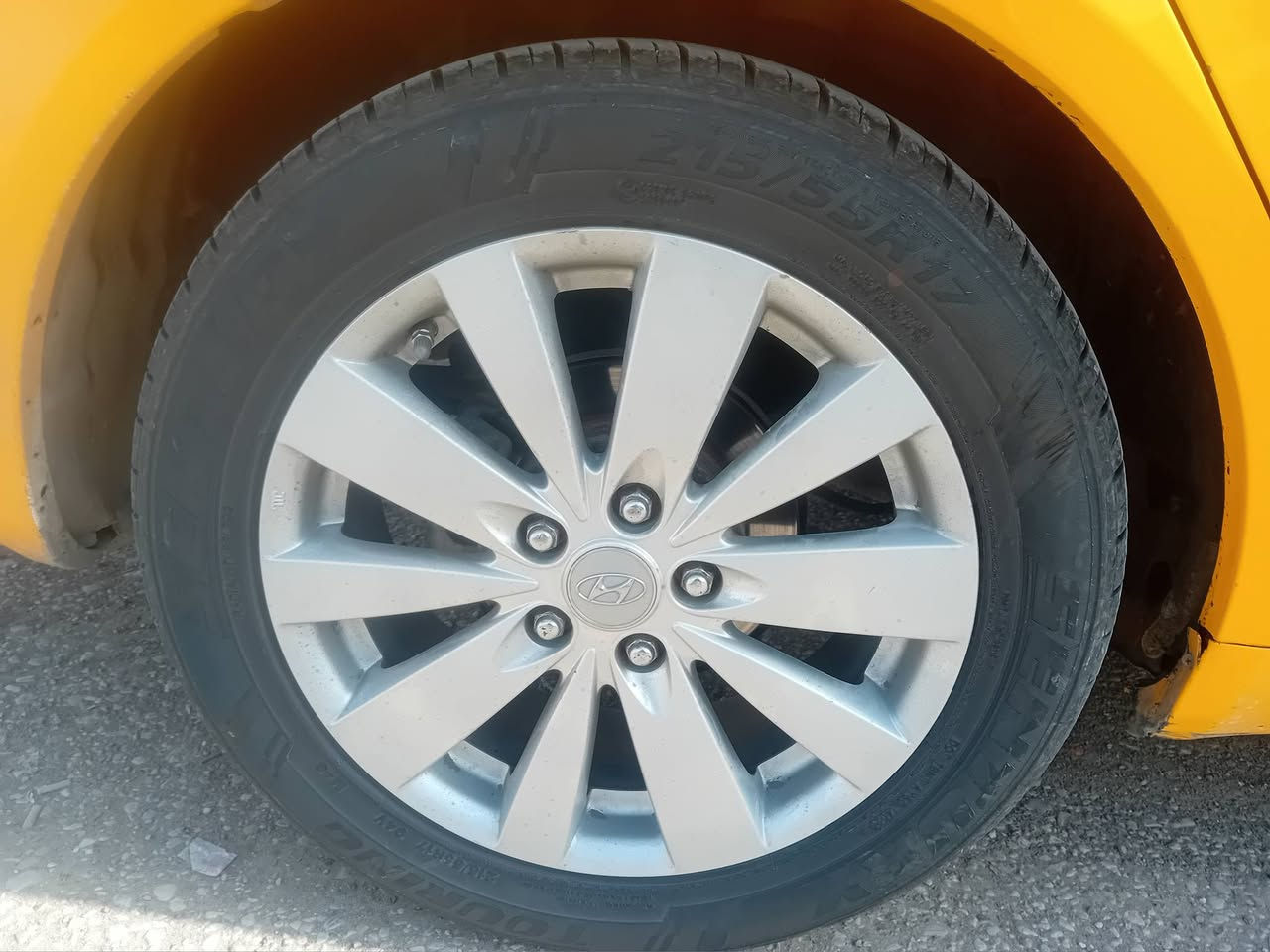 سلام عليكم للبيع  ويل كب 17 اصلي ابو الختم  حساسات اصليه  تايرات جدد مفولات  السعر   425   رقم هاتف ***********
