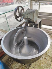 عجانه للبيع ام جيس نضيفه لجدر سوري  07716121477 سعرها 350