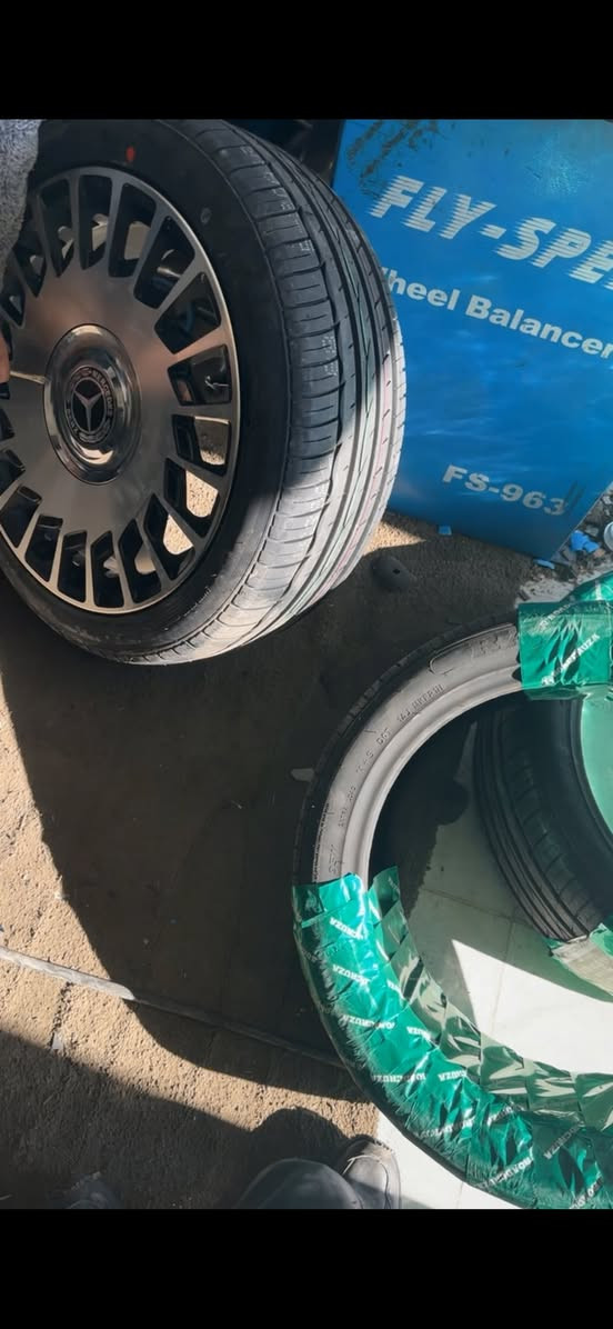 ویل و تایەی مایباخ قیاس ١٨ 
١ مانگە بەسراوە لۆک لۆکە 
بۆ گۆرینەوە بە ویلی بیلاد  
باقیت نیە تێل مەکە رەحمەت لێبی🌹
***********
