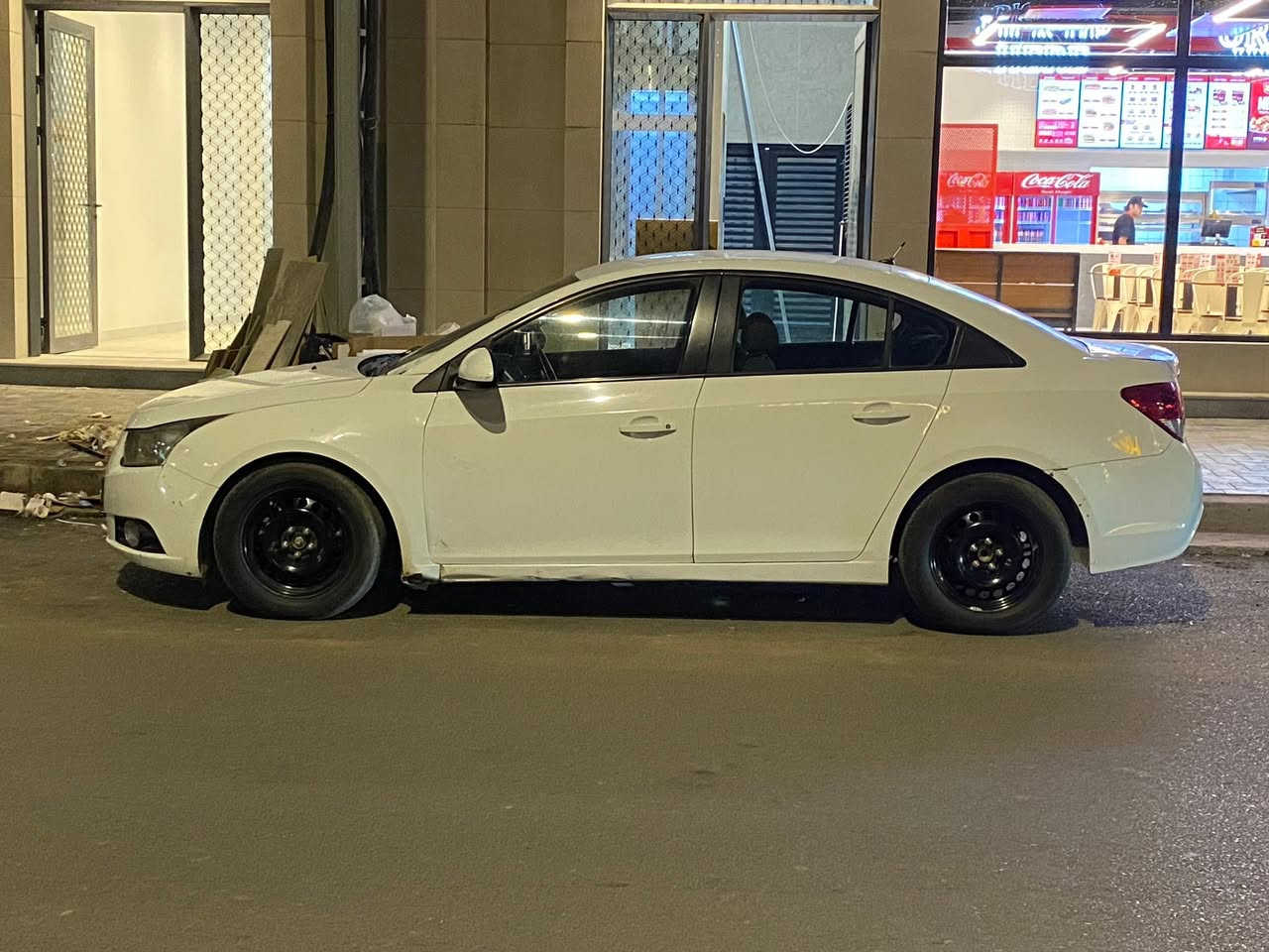 2012 خليجي مكينة اوبترا 1600
نقص تبريد 
صبغ قطعه وحده 
مكان بغداد البلديات 
السعر 65
***********
