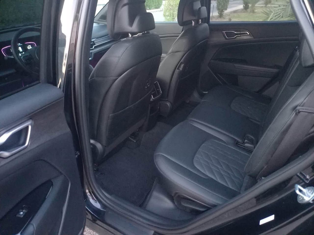 🚗 للبيع: كيا سبورتج X-Line م 2023
📍 مكان السيارة: بغداد
📞 للتواصل: *********** (واتساب)
💰 السعر: 23,000 دولار (قابل للتفاوض)
📊 المسافة المقطوعة: 21 ألف ميل
🛠️ المحرك: 4 سلندر – 2500cc

⚠️ حالة السيارة:
• وارد أمريكي
• السيارة ليبل واحد بدون تبديل
• حادثها خسف بسيط بالبنيد وتم صبغ البنيد فقط
• باقي أجزاء السيارة مكفولة من الخدوش والرصعات
• الإيرباك: إيرباك المقود (الستيرن) فقط

⚙️ المواصفات (فول مواصفات عدا فتحة السقف):
• نظام دفع رباعي (فور ويل)
• نظام نزول المنحدرات
• بصمة تشغيل
• شاشة كبيرة لمس
• شاشة إلكترونية
• نظام خرائط
• كاميرا دوارة
• رادار أمامي
• رادار جانبي
• رادار خلفي (النقاط العمياء)
• رادار الخطوط البيضاء (تحديد مسار)
• حساسات خلفية
• كشنات جلد
• كشنات كهرباء
• تدفئة بالكشنات
• نظام تشغيل عن بعد
• شاحن لاسلكي
• مخارج شحن USB بالكشنات الأمامية
• تبريد قطعتين
• نظام اوتو هولد
• سايد بريك (بريك) بصمة
• نظام Auto Start
• اوتو بريك
• أنظمة قيادة متعددة (4 وضعيات)
• مثبت سرعة
• ويل 19 كروم
• مسجل ناطق
• بلوتوث
• أبل كاربلاي وأندرويد أوتو
• دمامات صوت
• لايت بلادي دبل زينون أصلي
• حاجب LED
• بك لايت نيون
• إشارات بالمرايا الجانبية
• فول تحكم مقود (ستيرن)
• جير أوتوماتيك وعادي

📌 تفاصيل إضافية:
• رقم السيارة: بغداد الدولي الجديد
•  (تحويل مباشر)
• لون السيارة: أسود
