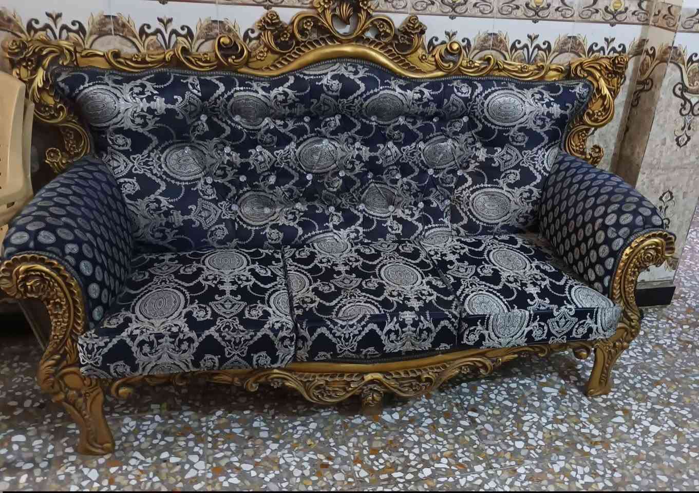 السلام عليكم عندي تخم للبيع ١٠ مقاعد نظيف جدا السعر 350
اوبي مجال الهاتف *********** العنوان بغداد حي الجهاد شارع الشارقة
