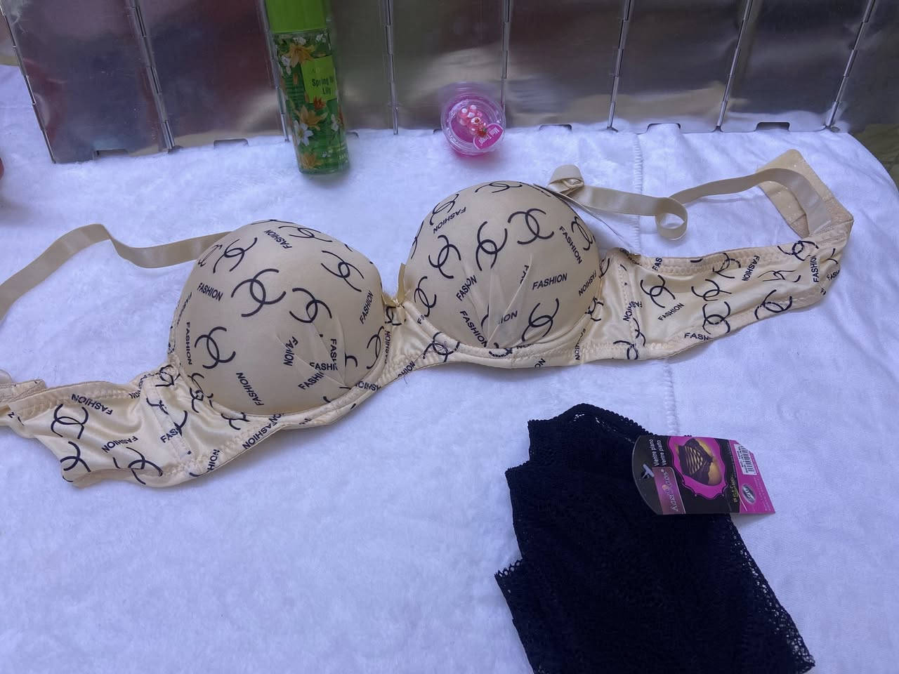 🎁افضل الهدايا الرومانسية لعيد الحب 🎁عرض خاص لعيد الحب للمتزوجين ، 🎉عيد الحب قرب، واللحظات الحلوة تستاهل هدية رومانسية 🎁✨  

سيت ملابس داخلي نسائي👙
لانجري طقم (ستيان + أندر ) 
💞حمالة دبل اسفنج عظم 
كوالتي عالي وخامة راقية✔️
✨


**إذا كنت صاحب هذا الإعلان وتريد حذفه لأي سبب، رجاءا أرسل رسالة إلى الدعم الفني**