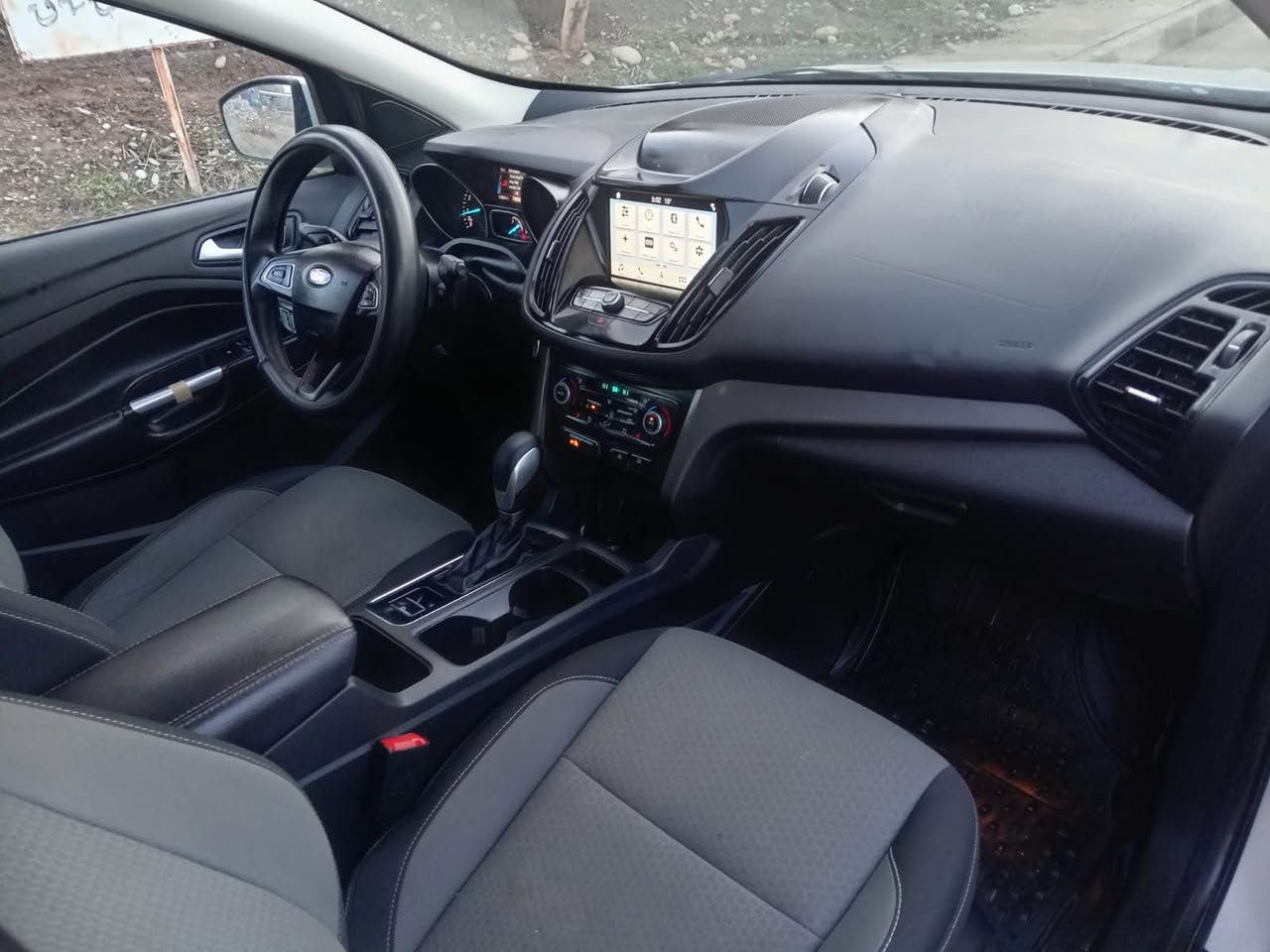 Ford escape 2019 
رقم سنويه جديد 
شاشه كاميره 
تحكمات ستيرن 
به صمه 
سياره فول عدا فتحه
محرك ١٥ تيربو بشرت 
سعر ١١٥ وره قه 
رقم موبايل *********** أربيل, العراق
