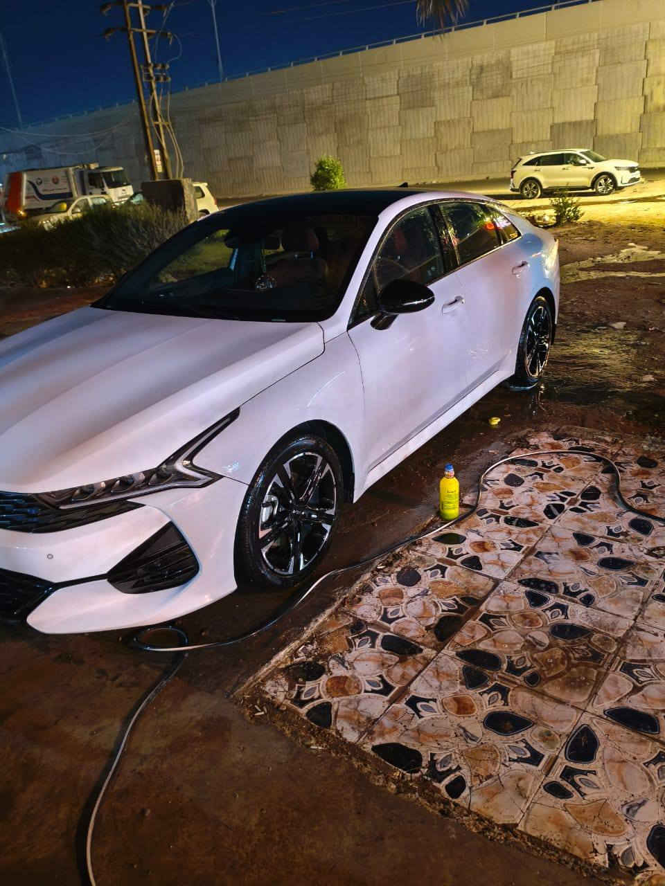 سلام عليكم
للبيع كيا كي 5 2024 
جي تي لاين كامل مواصفات للاخير 
ماشيه 10 الف 
محرك 1600 تيربو
داخل ماروني 
الحادث كما موضح بالصور 
رقم بغداد هزة جديده تحويل ثاني يوم
مكاني بغداد الزعفرانيه 
السعر 185 ورقه وبيها مجال وشراي يتدلل
رقم مبايل *********** متواجد خاص واتساب
