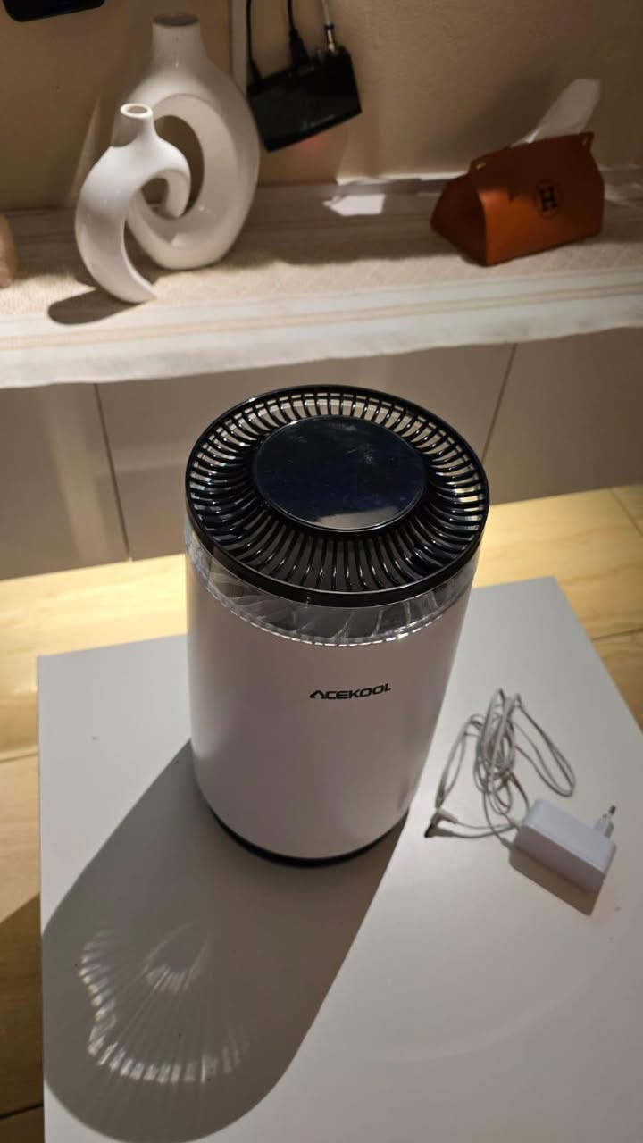 للبيع منقي هواء ACEKOOL AD4 جديد بالة امزون غير مستخدم

السعر ((( ٤٥ الف دينار )))

الموصفات :

* فلتر HEPA H13 ينقّي الهواء من الغبار وحبوب اللقاح ووبر الحيوانات.

* يزيل الروائح والدخان بفضل فلتر الكربون النشط.

•مناسب جدا لمرضى الربو

* مناسب لغرف لحد 20 متر مربع تقريباً.

* هادئ جداً أثناء النوم (24 ديسيبل)

* 3 سرعات للمروحة مع وضع النوم.

* مؤقت تشغيل من 1 إلى 8 ساعات.

* ينقّي الهواء من جميع الجهات (360 درجة)

* يلتقط 99.97% من الجزيئات الدقيقة والملوثات.

* خالٍ من الأوزون وآمن للاستخدام المنزلي.

* مناسب لغرف النوم والصالات الصغيرة والمكاتب

مكاني سريع حي العامل منطقة حي الاساتذة

هاتف ***********
