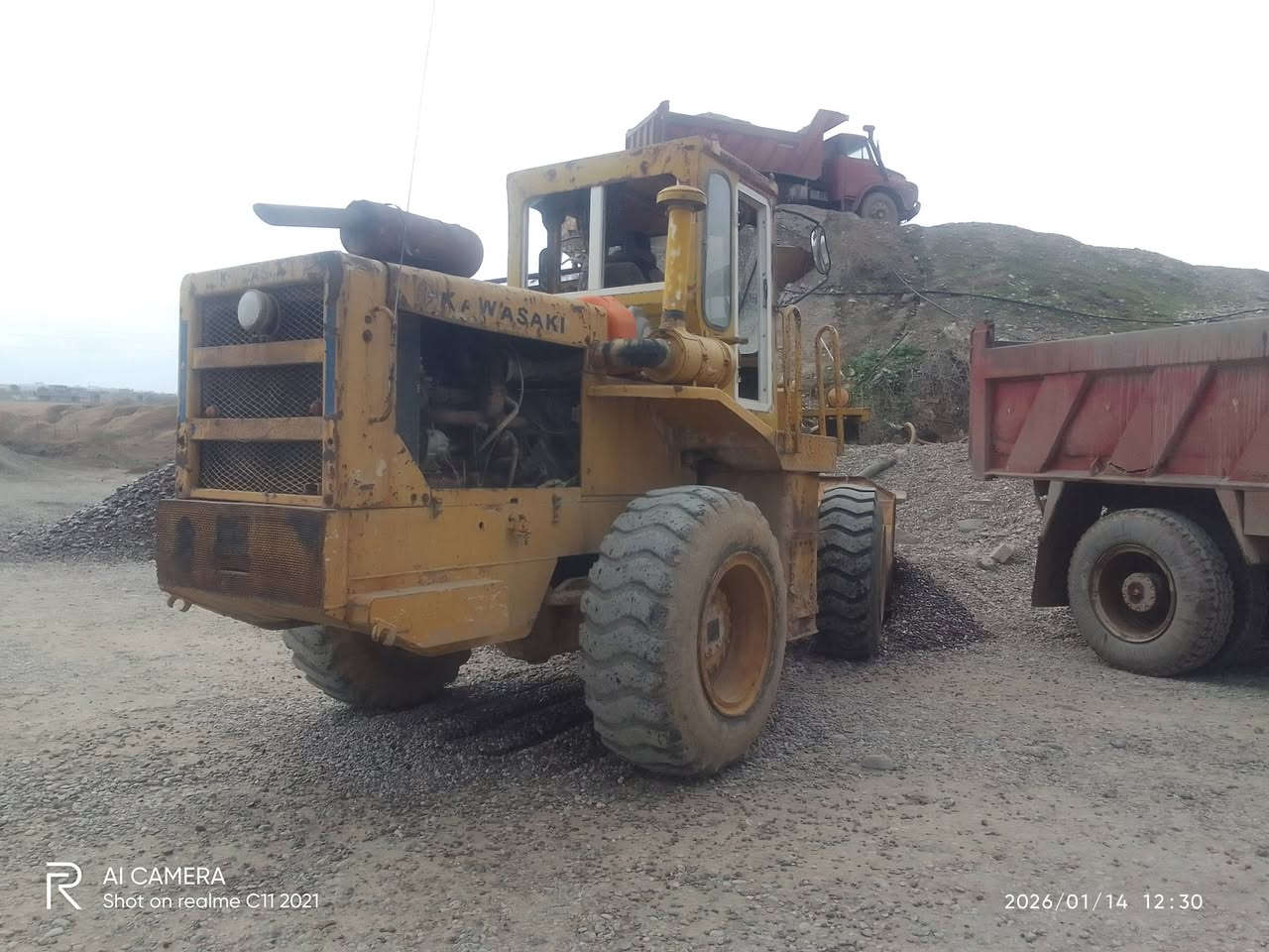 السلام عليكم شفل للبيع حجم 70 موديل 84 مامسجل 
رقم الهاتف  ***********
