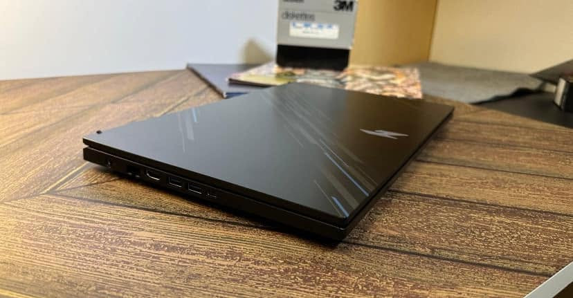 🔥 للبيع | Acer Nitro V 15 Gaming Laptop

المواصفات:

* 💻 الموديل: Acer Nitro V 15 (ANV15-51)
* ⚡ المعالج: Intel Core i7-13620H (الجيل 13)
* 🎮 كرت الشاشة: NVIDIA GeForce RTX 4050 Laptop 6GB
* 🧠 الرام: 16GB DDR5
* 💾 التخزين: 512GB M.2 NVMe SSD
* 🖥️ الشاشة: 15.6” FHD (1920×1080) بمعدل تحديث 144Hz
* 🪟 النظام: Windows 11 Pro

🎯 مناسب لـ:

* جميع الألعاب الحديثة بأعلى أداء.
* المونتاج، التصميم، والموشن جرافيك.
* البرمجة والاستخدام اليومي والثقيل.

✅ حالة الجهاز:

* استخدام شخصي.
* نظيف جدًا.
* الأداء ممتاز ولا توجد أي مشاكل.
* جميع المنافذ تعمل بكفاءة.
* يأتي مع الشاحن الأصلي.
* جاهز للاستخدام مباشرة.

السعر 1,050,000 وبي مجال
للتواصل اكتب تم بالتعليقات واراسلك 
او واتساب ***********
