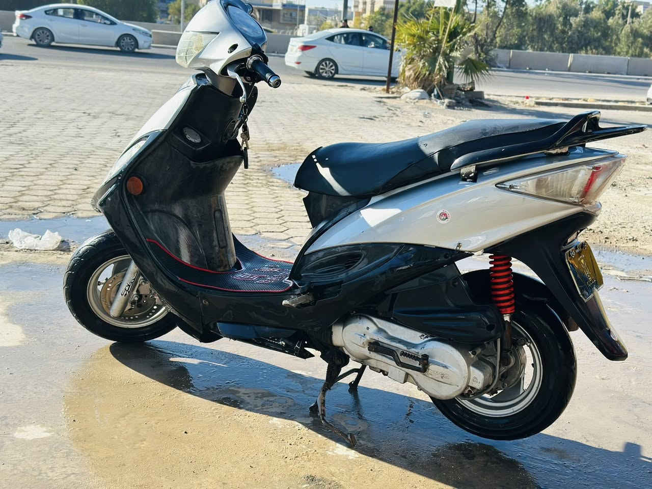 سلام عليكم دراجه كامكو جي فور دراجه كهربائيات كله شغاله سلف يكلف 10الف شغال بس الدشلي مشكل ما بي اي خلل محرك مبدل بوشه و بستم دراجه شلعه و معدل حلوه نضافه حلوه سعره400  و بيه مجال رقم *********** او مراوس ب فراشه فحل مكان نجف
