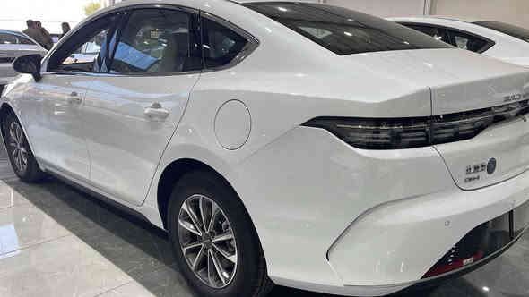 بي واي دي 2025
زيرو  وناسبه دستورير
غراضه كامله مكمله مع الكارت والشاحنه 

لايت زينون عدسه -ويل كروم -كشنات جلد تصميم رياضي -شاشه كبيره -كامره خلفيه -تبريد مركزي-عداد الكتروني -بك لايت ليد 
صفركيلومتر 
السعر رقم 1 رد تلقائي
***********
***********
