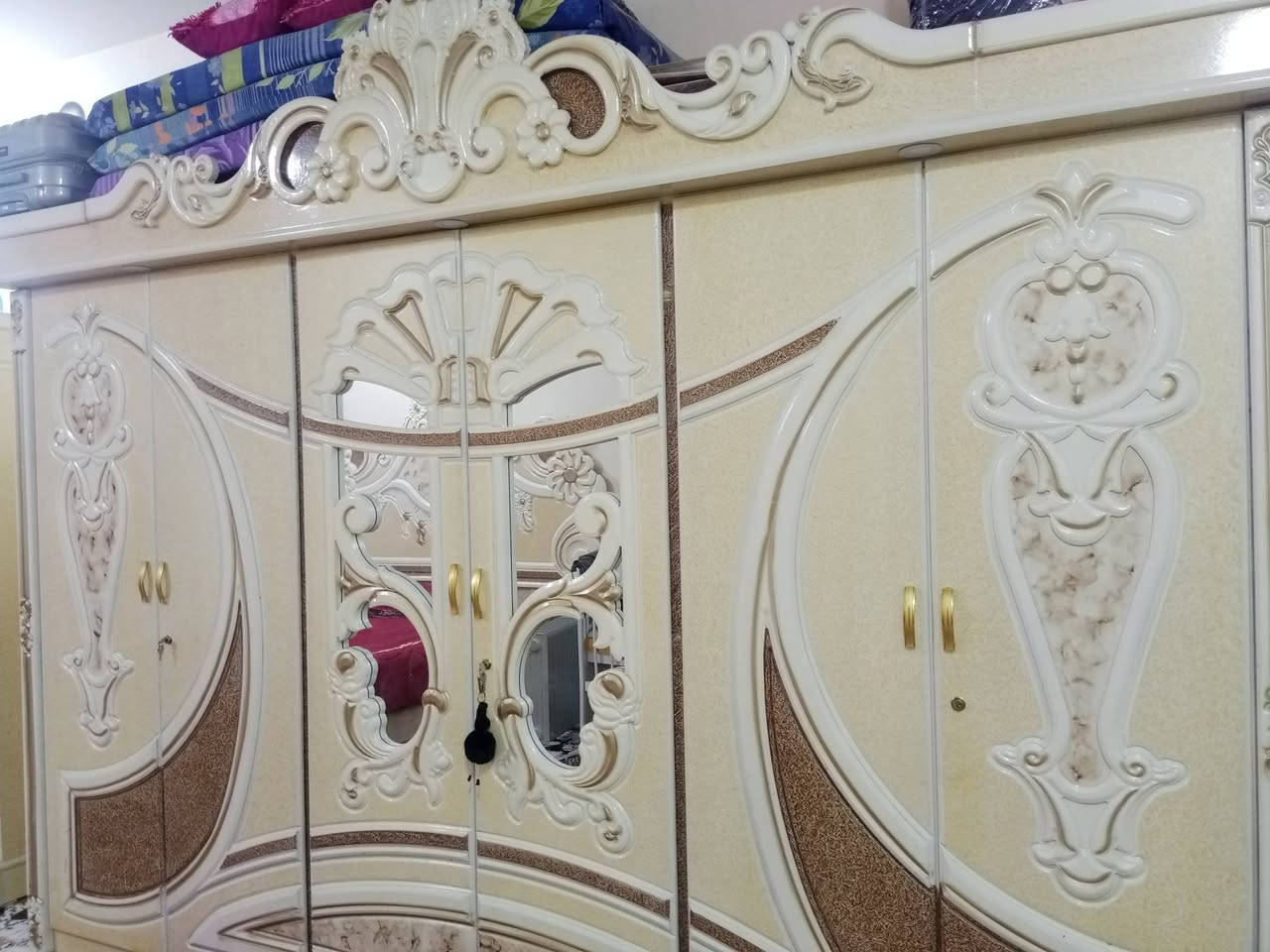 غرفه متكونه من سبع قطع  نجاره عراقيه نظيفه مستخدمه سنه  السعر مليون و600


**إذا كنت صاحب هذا الإعلان وتريد حذفه لأي سبب، رجاءا أرسل رسالة إلى الدعم الفني**