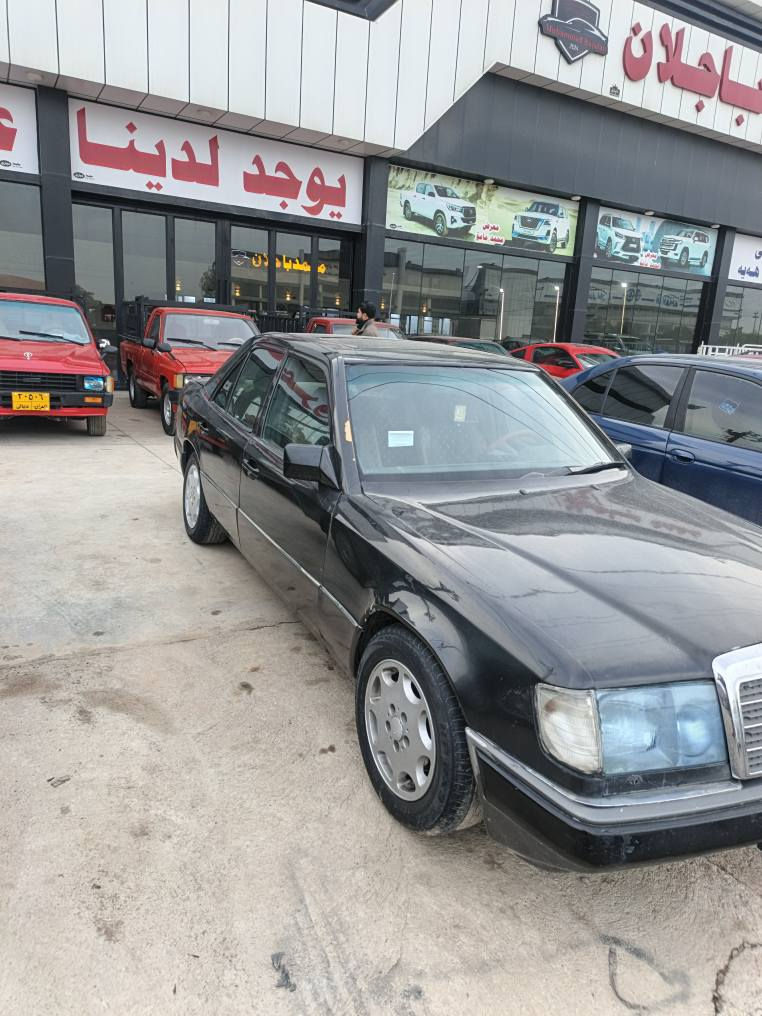 مرسيدس 300
كيرومه كينه ي ارنب
2500
رقم سليماني
تا2031تازه يه
تازه بؤياغ كراوته وه له سه رساغي 
قفل مركزي
تايه ويل تازه يه
هه مووگياني به شه رته
نرخي 55گلا توزي معامله
*********** شربازهير, السليمانية
