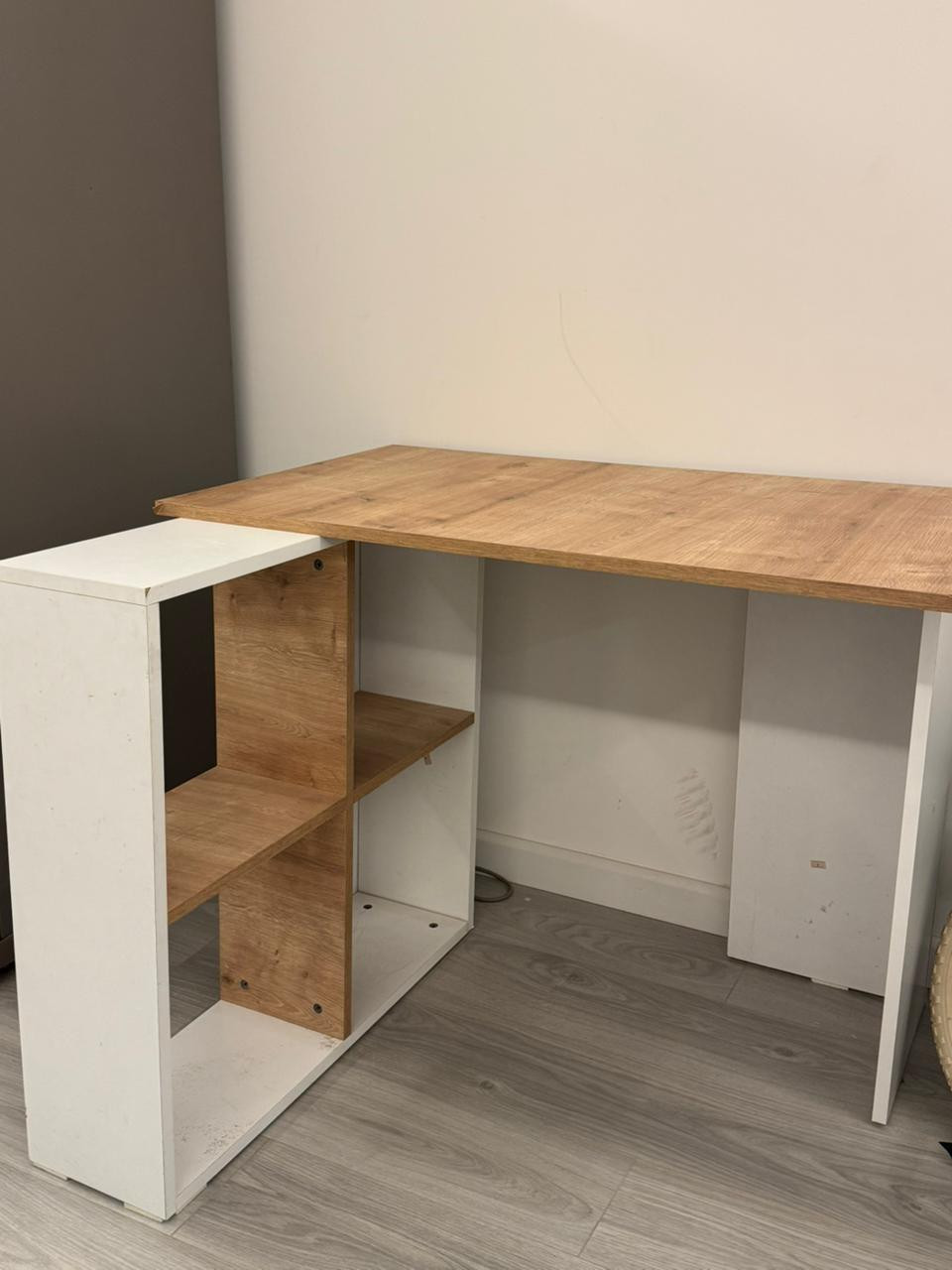 ميز تلفزيون جديد مشتريه قبل شهرين مامستخدم

178 سم طول ب 35 سم عمق

السعر 100 الف

ميز حاسبة متر طول ب 60 سم عمق

السعر 40 الف

العنوان سليمانية للتواصل واتساب ***********
