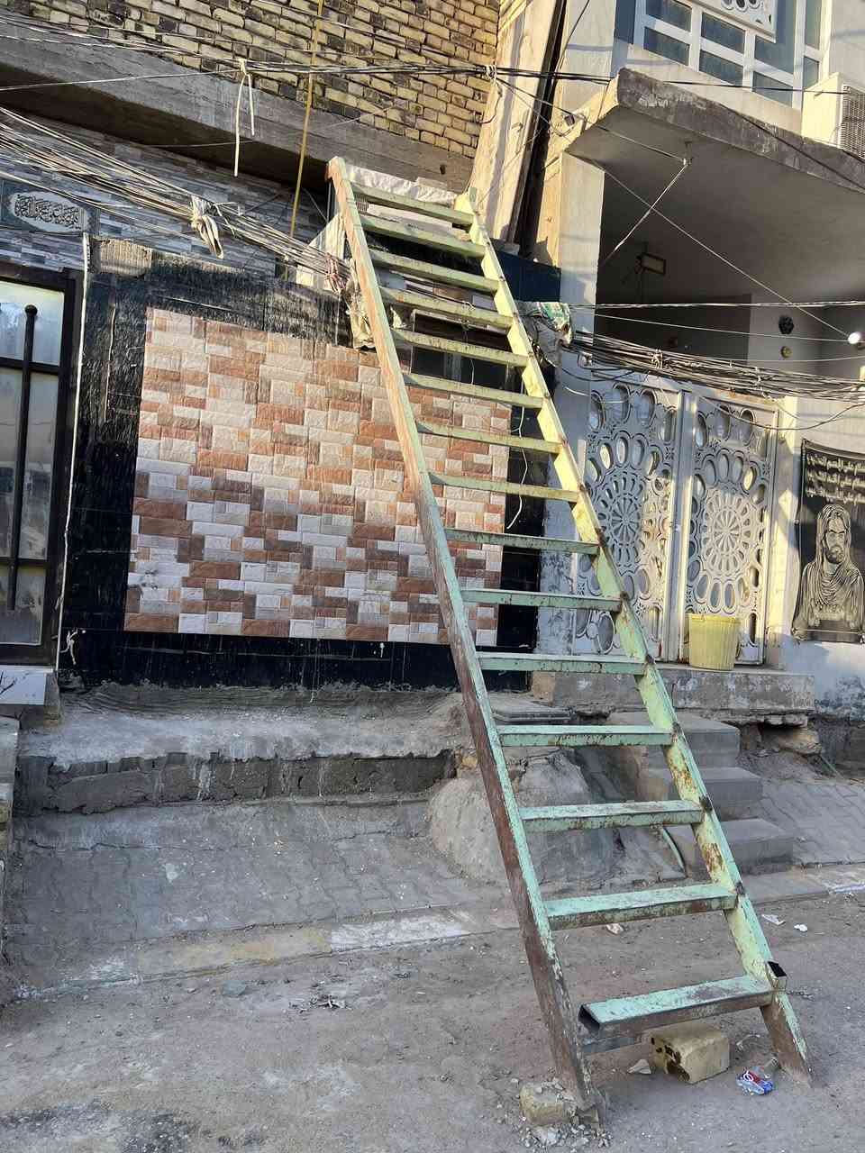 سلام عليكم درج حديد للبيع السعر 100 وبي مجال ***********
