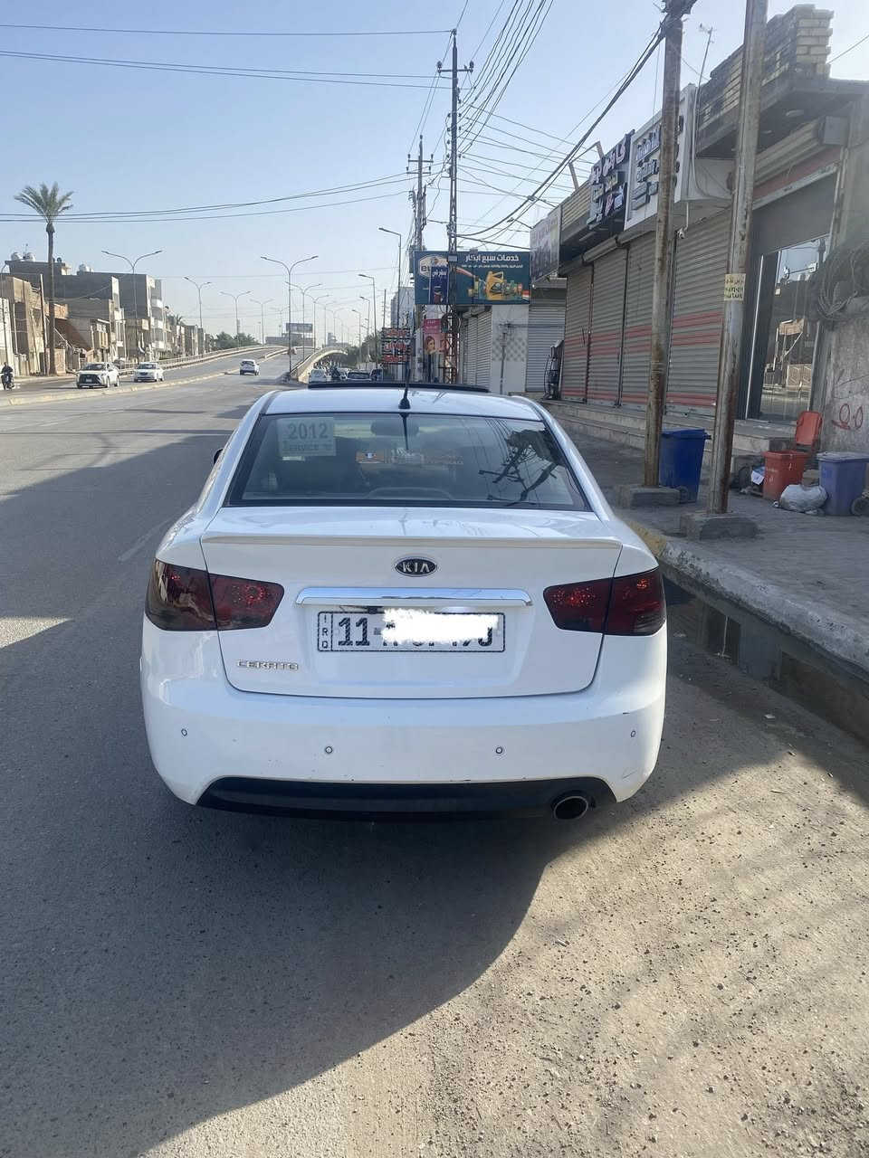 السلام عليكم للبيع فقط
سيراتو 2012 
فول مواصفات 
مكينه 1600 
فتحه 
بصمه تشغيل 
شفتات ستيرن 
صالنصه رياضي 
5 ويل كب 
تبريد بيانو 
داخل اسود 
تحكمات ستيرن
ماشيه 172
تخم تاير نظيف 
دسكات جدد 

بيها صبغ قطعتين وربع باب وتبديل دعاميه والمكينه عليها ادامة كامله و مبدل بيها كازيت قبل اشهر ونظيفه وصافيه اي تنقيص او تبخير مابيها ومنظومه التبريد كلها جديده من كمبريسر وفريز وراديترات كلها جديده وحدادية جديده قبل يومين بدلتها السياره جاهزه 

السعر : 104 وبيها مجال بسيط 
بغداد سبع ابكار 
 
***********
