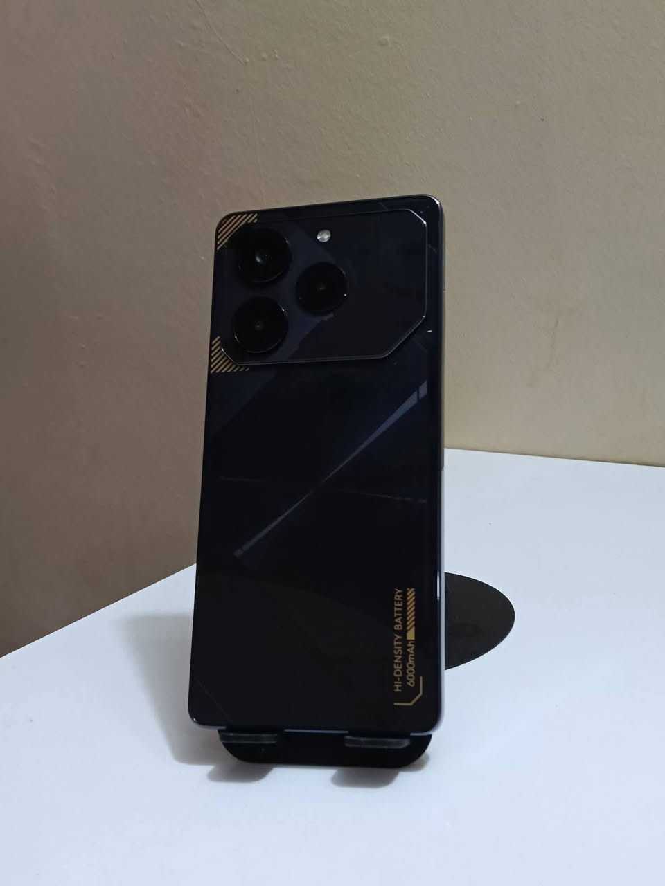 التخزين
٤٤٫٤٦ غ.ب / ٢٥٦ غ.ب
TECNO POVA 6 Pro 5G
اسم الجهاز
TECNO LI9
الطراز
وحدة المعالجة المركزية
Dimensity 6080
108M DUAL Camera
12.00 GB+12.00 GB
التخزين
٤٤٫٤٦ غ.ب / ٢٥٦ غ.ب
TECNO POVA 6 Pro 5G
اسم الجهاز
TECNO LI9
الطراز
وحدة المعالجة المركزية
Dimensity 6080
108M DUAL Camera
12.00 GB+12.00 GB
السعر 185 بدون ملحقات سعره ثابت بكان الزعفرانيه  المايشتري لا يعلق


**إذا كنت صاحب هذا الإعلان وتريد حذفه لأي سبب، رجاءا أرسل رسالة إلى الدعم الفني**