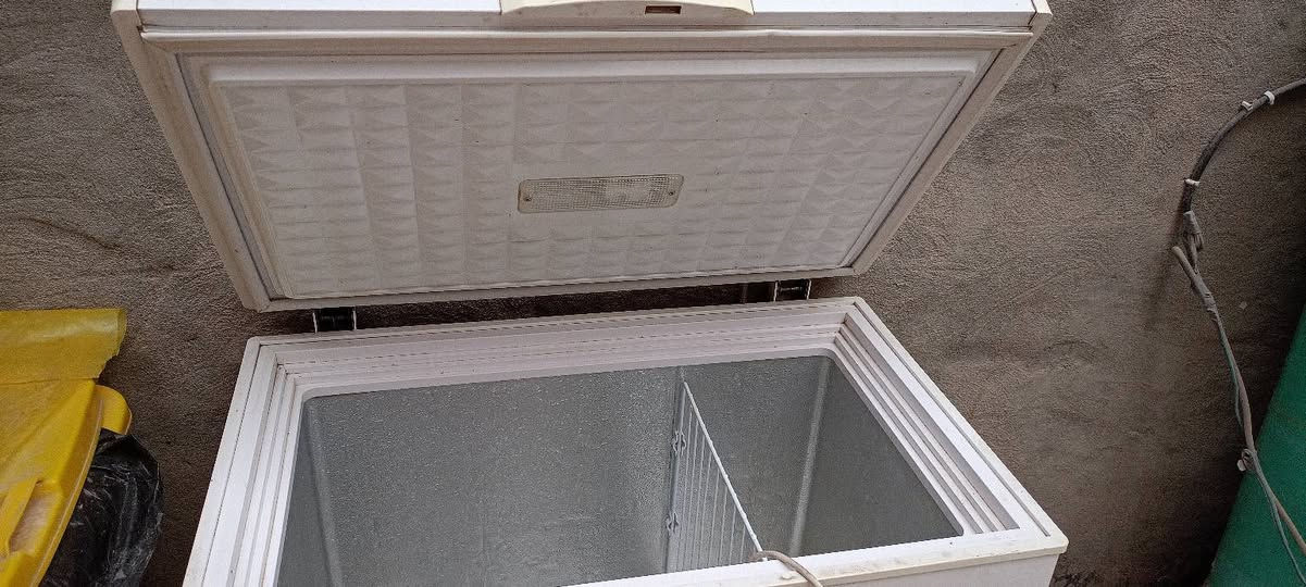 للبيع نضيفه بس بيها عطل الماطور ما بي شي سعرها 50 هذا رقمي ***********
