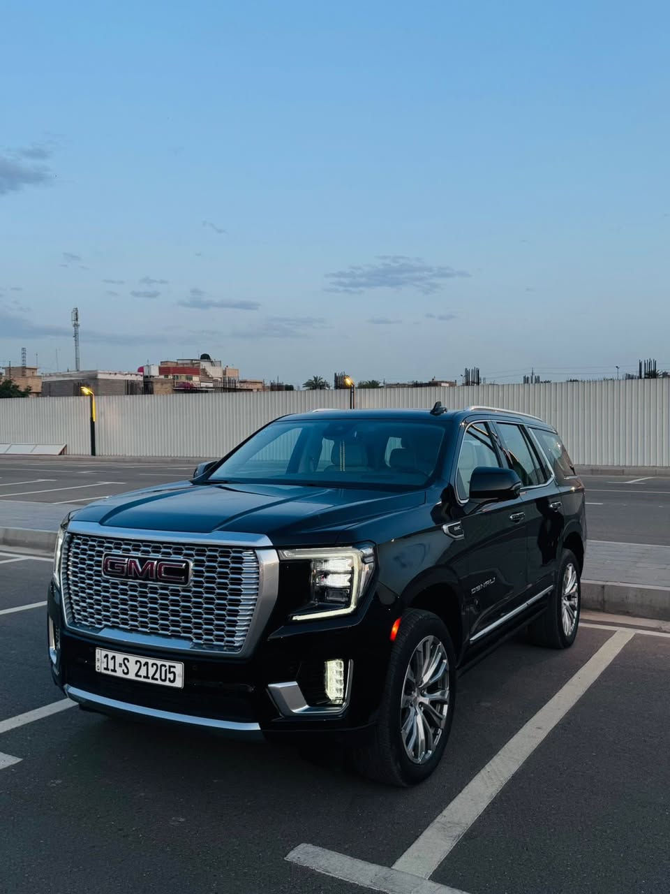 السلام عليكم gmc دينالي 2023
جمسي يوكن دينالي 2023 Vip خليجي مكفوله من صبغ وكاله المنصور 
ماشية 36 الف كيلو متر 

بيها ٣ مكانات بارد 

رقم بغداد   

المواصفات دينالي Vip معرفه 

1- بصمة ابواب 

2- فتحة سقف (بنوراما)

3- حساس خلفي وامامي وجوانب

4- كامرات (5) 360 درجة 

5- ثلاث قطع تبريد 

6- كشنات جلد اوف وايت 

7- تشغيل عن بعد 

8- جنطة كهرباء 

9- شحن لاسلكي 

10- شاشات عرض امامي وحلفية

11- جكات رفع السيارة 

12- رادارات أمامي خلفية جانبي 

13- كشنات تدفئة و تبريد وخزن ميموري

14- دفع رباعي (4*4)

15- شاشة عرض داتا شو 

16- محرك 8 سلندر 6.2 

17- كشن منفصل vip 

18- مقاعد السيارة كلها كهرباء

19- كاميرا خلفية في المرآة الوسطية

20- دوسات كهرباء 

21- نطام صوتي BOSE 

22 -السعر 48,500$

وبعد بيها مواصفات سياره جهازه من كلشي 

(العنوان بغداد حي البنوك )

للاستفسار 

***********
