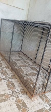 قفص حديد تفصال  للبيع مستخدم اسبوعين الطول مترين  07827448867