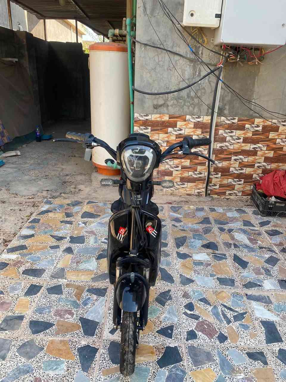السلام عليكم.
بايسكل شحن للبيع نضيف جداً مستعمل قليل نضيف شغال بل كامل بدون اي نقص .
مكان ديالى الخالص السعر ٢٥٠ 
*********** الرقم
