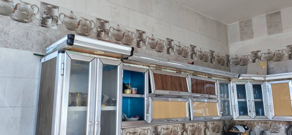 السلام عليكم بيت للبيع مساحة 200 طابو صرف بيت ركن يحتوي ع غرفتين 5 ب4، وصالتين 7 ب3ونص، وديوانية 7ونص، مطبخ 5ب4 العنوان شارع سديناوية قرب جامعة الامام الصادق الاهلية والمستوصف 
للاستفسار الاتصال ع الرقم 
***********
اتصال فقط بدون مراسلة
