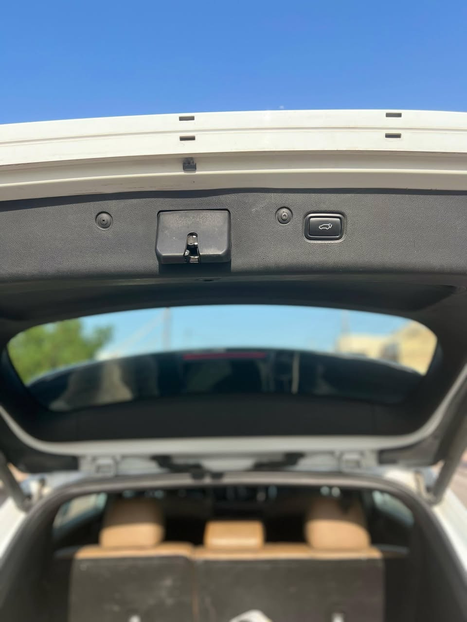 للبيع كيا اسبورتج موديل 2017السياره خليجي ماشيه 121355كيلو متر السياره فول مواصفات حساسات 360درجه+ بنورامه +بصمه تشغيل +صندوك كهرباء+ سايد بريك بصمه +AUTO HOLD +ثلاث انواع القيادة نورمال وايكو واسبورت +تحكمات استيرن +كشنات كهرباء السايق والراكب والخلفي يدوي شاشه ابلاديه +رقم الدولي +مري كهرباء +محرك المرغوف 2000دوش السياره زراكات لايت ابلادي واحد علا واحد كلش حلوه هنياله الياخذه التواصل معه الرقم التالي للاستفسار *********** السونار مرفق معه المنشور
