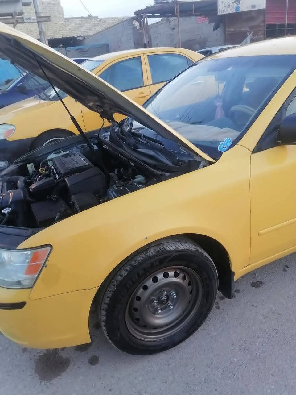 سوناتا
للبيع موديل9 بيها ضربة جوملغ الأمامي سيارة جاهزة مكينة گير ومگينة توني شادها جديدة كهربائيات كلها شغالة 
( مكاني الناصرية قضاء الشطرة السعر 80 و***********
