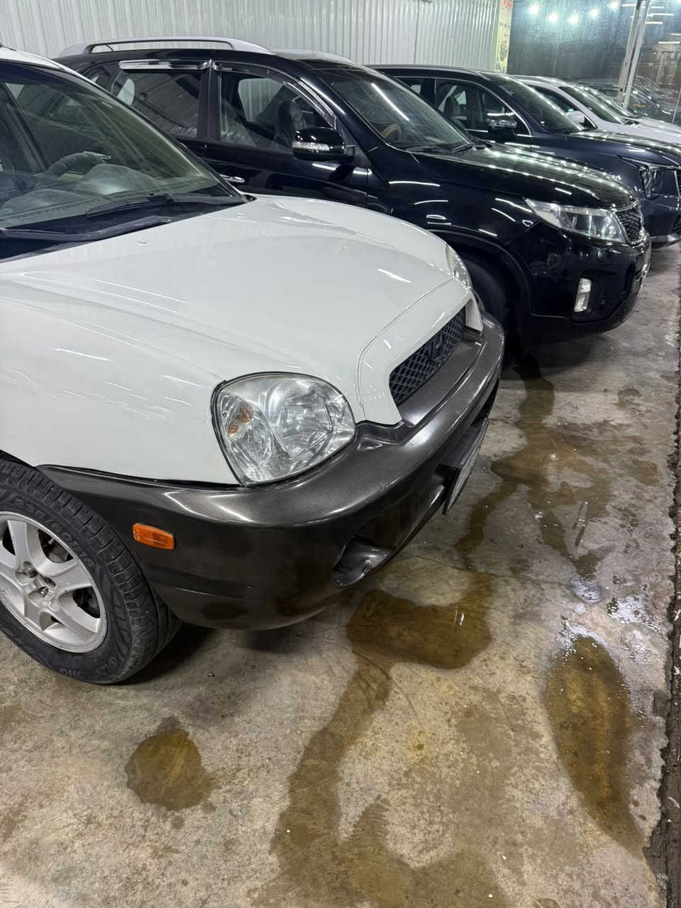 السلام عليكم سنتافيه 2004 سته سلندر رقم بغداد السياره   المكان بغداد مصبوغه عام للجماليه. السعر 75وبيها مجال ***********.
