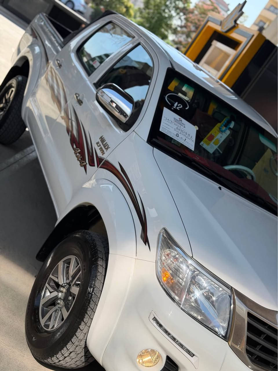 Toyota Hilux 2012
توێتا هایلۆکس(مەرزییە) ٢٠١٢ 
سەیارەکە سفری شەریکەی سید نهرۆیە
لە شەریکەوە یەك دەستە✅
ڕەقەم و سەنەوی نوێیە
مەکینەی بێ دەسکاری و بێ مەسرەفە
گێڕ و کلاچ و عەینەی بە شەرت
پێش و دوای لۆك👌🏻
بێ بۆیاخ و بێ تەرزە و بێ لێدراو
تەنها ٢ پەڵە ساردی هەیە
تایە و ویلی لۆکی بۆ بەستراوە
نرخی ٢٠٥$ گەڵا و مەعامەلە
سەیارەکە لە سلێمانییە
بۆ زانیاری زیاتر/ 
***********
*********** السليمانية, العراق
