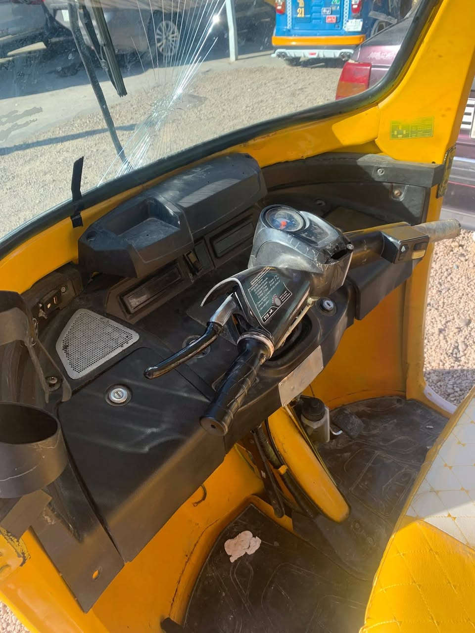 السلام عليكم اخوان تكتك موديل ٢٠ بنهايتها تكتك مسوي الها ادامه كامله اي نقص مابيها محركها خير من الله رقم انكليزي انبار تحويل ثاني يوم هاي الصور قديمه هسه احلا من الصور جاهزه من كلشي رايدها ٥ و ٣٠٠ وبيها مجال مكان حي البكر للاستفسار ***********
