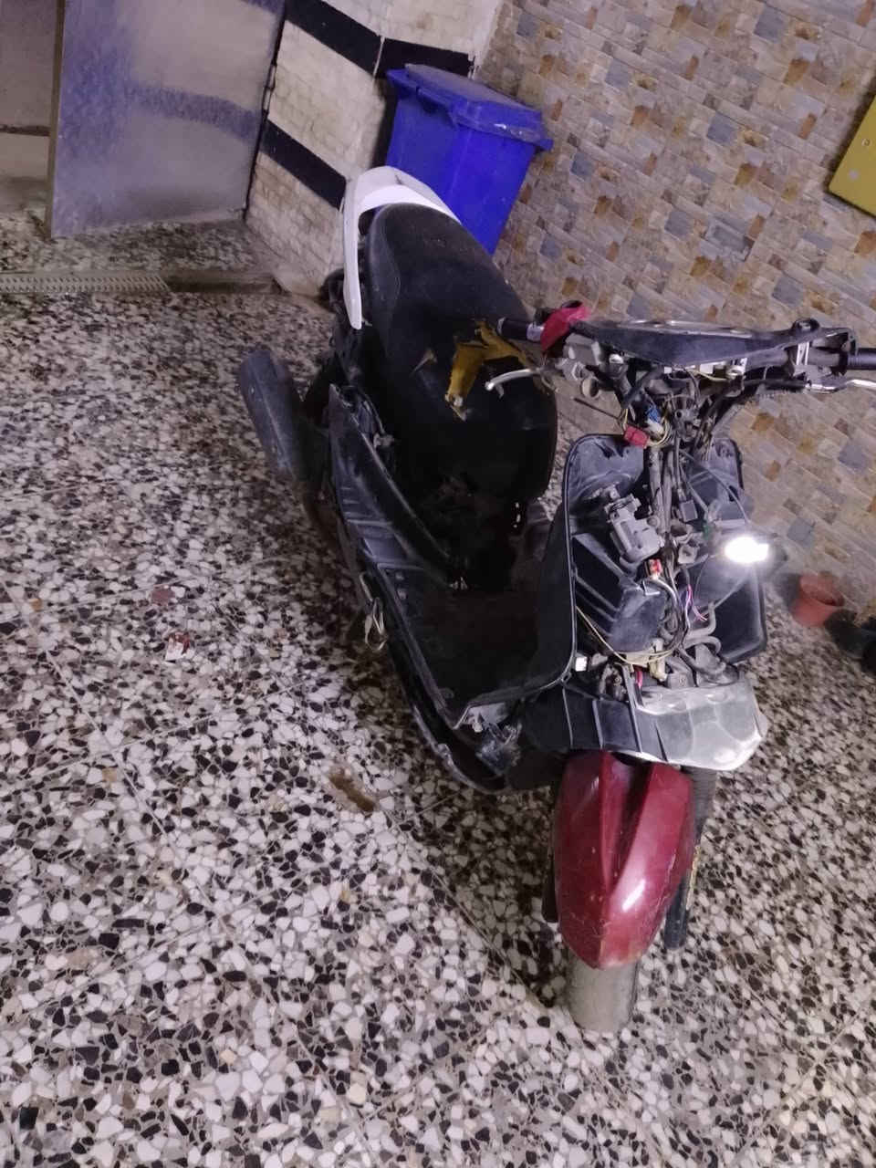سلام عليكم سكنس للبيع مكينه لا دخانه ولا تنقيص سلف وهندر شغاله نقص فقط كفرات السعر 300 وبيها مجال عنوان بغداد حي النصر ***********
