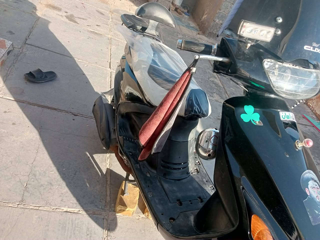 سلام عليكم شباب درجه فراشه نضيفه مفتوحه مره وحده درجه مال جناي كله جديد ونضافه ٩٥٪  حلوه ورزنه سلف هندر كهربائيته كل شغال درجه ما ذب عليه ربع سعر ٤٠٠ وبيه مجال مكاني دوانيه قضاء السدير على سياحي بكلف بل نشر *********** هاذا رقم رعيه
