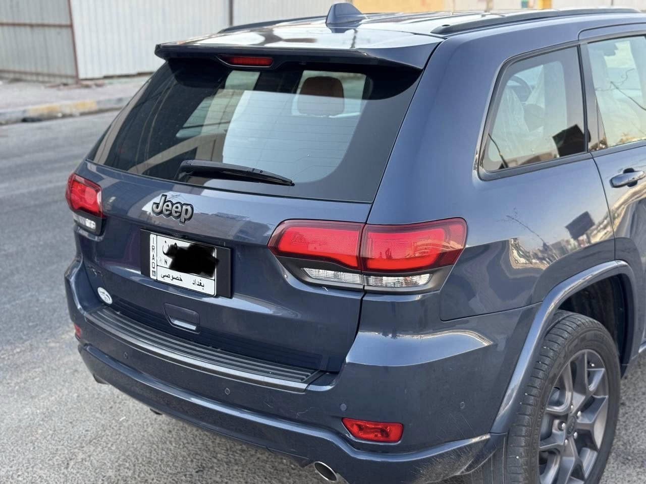 السلام عليكم
جيب گراند شيروكي ثمانينيه خليجيه
* رادار امامي مع مانع تصادم . 
* تحذير الخروج عن المسار . 
* دفع رباعي 4x4 محرك 3600 
* المقاعد الأمامية كهربائية .
* ذاكرة لحفظ وضعيات الجلوس . 
* المقاعد الأمامية  تبريد وتدفئة . 
* المقاعد الخلفية مع تدفئة . 
* انظمة القيادة .
* نقطة عمياء ..
* مقود السائق كهربائي . 
* تدفئة ستيرن . 
* سقف بانوراما .
* شاشه كبيرة مع نفكيشن GPS . 
* كشافات ضباب بروجكتر زنون . 
* تشغيل عن بعد .
* صندوق كهربائي .
* حساسات أمامية . 
* حساسات خلفية .
* كاميرا خلفية .
* مرايا متحسسه للضوء العالي . 
* محدد سرعة . 
* نظام بريك اوتماتيكي ( Auto Break System )  
* رادارات .
* المسافة المقطوعة ( 74000 ) كيلو
* وبعد هواية مواصفات .
بيها فقط بارد بالبنيد موضح بالصور قبل التكحيل مسويها يم المندلاوي
* السعر ( 315$) وبيها مجال 
تلفون (*********** ) 
مكاني كربلاء
